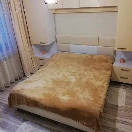 Tomis Apartament *
